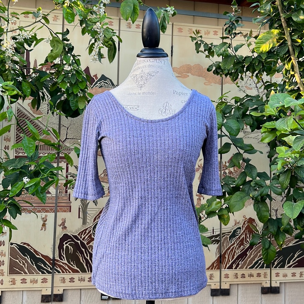 Scoop neck top